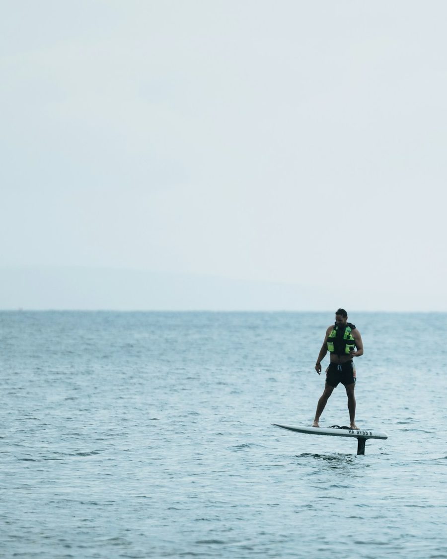 Rider med fjellbakgrunn